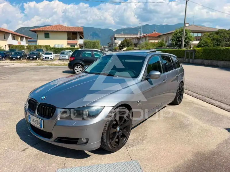 2009 BMW 320