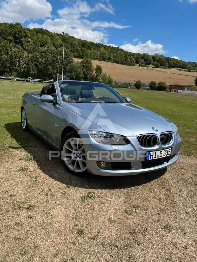 2009 BMW 320