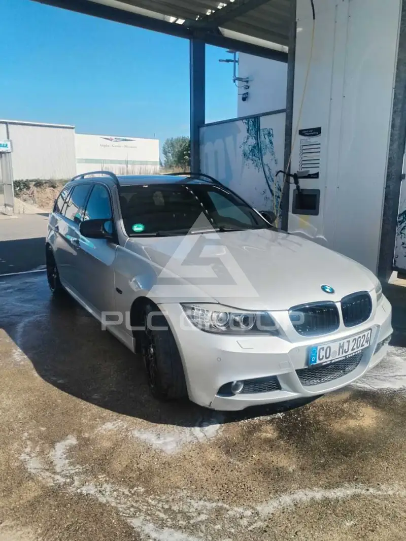 2009 BMW 320