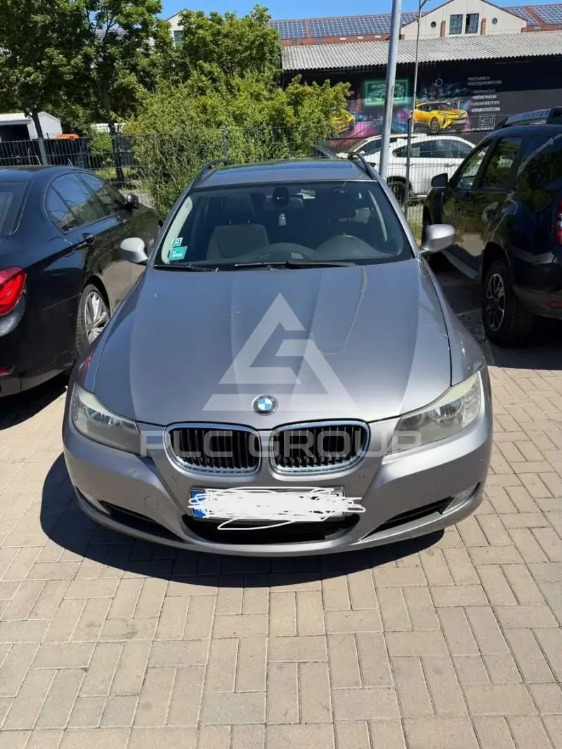 2009 BMW 320