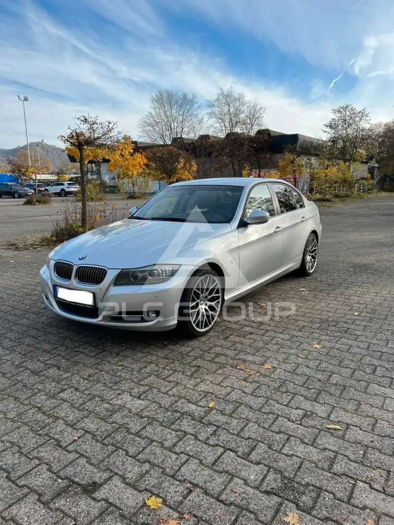 2009 BMW 320