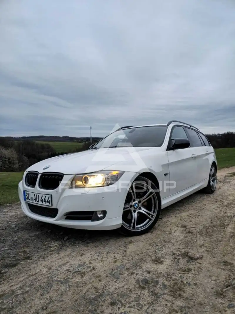 2009 BMW 320