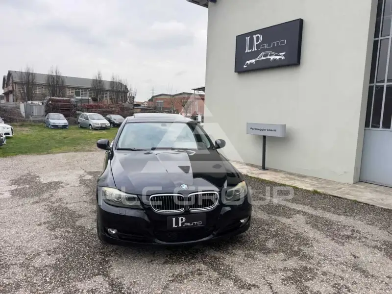2009 BMW 320