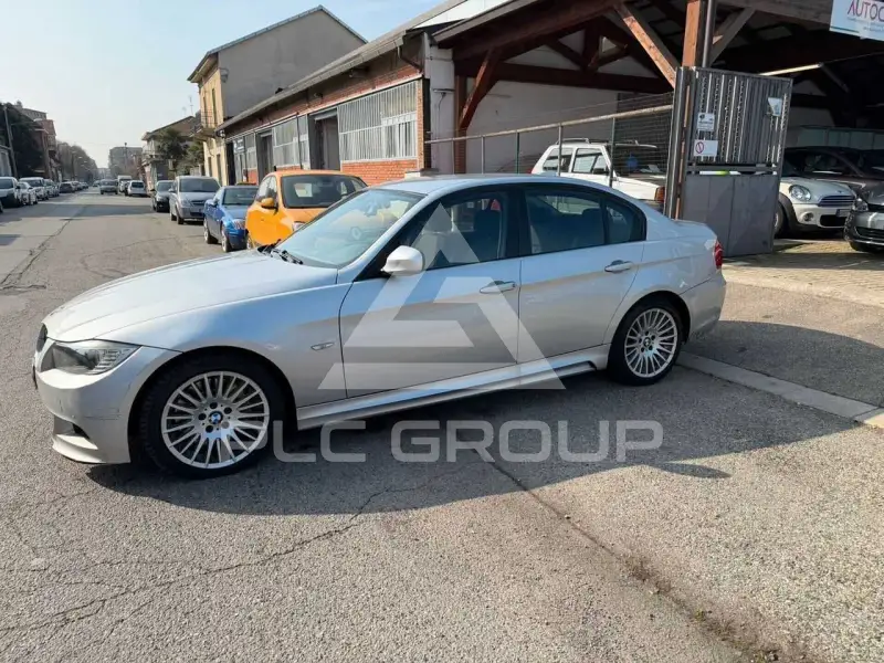 2009 BMW 320