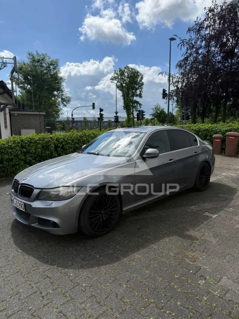 2009 BMW 330