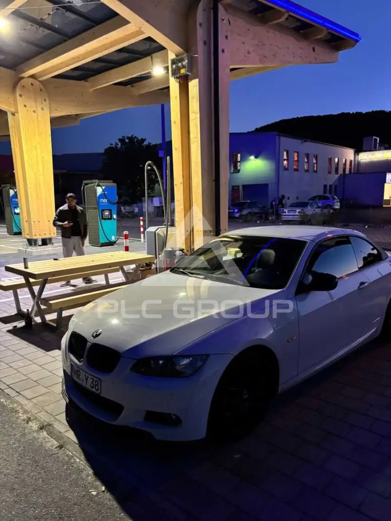 2009 BMW 330