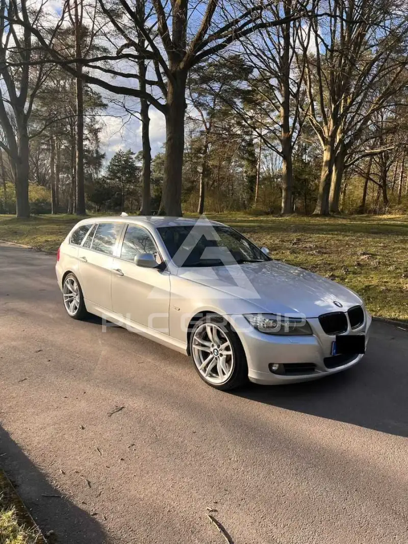 2009 BMW 330