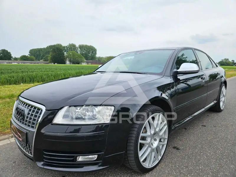 2009 Audi S8