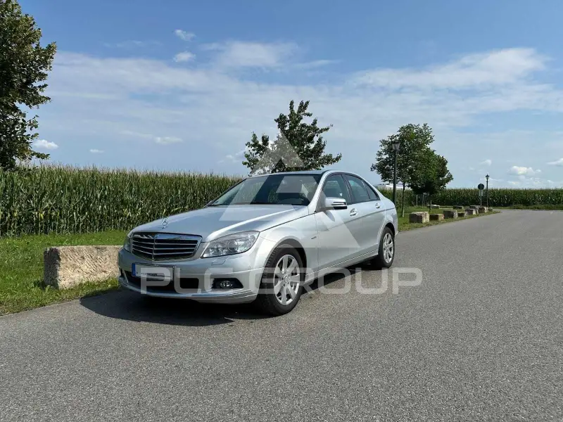 2009 Mercedes Benz 220