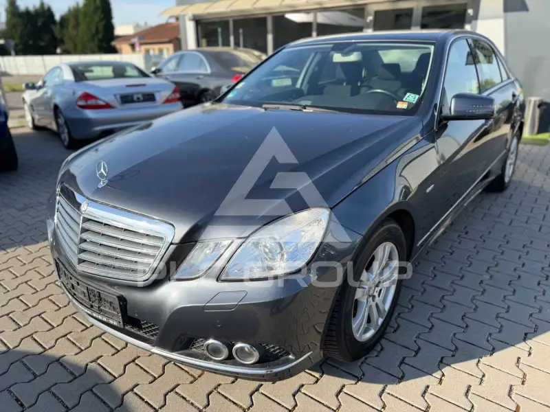 2009 Mercedes Benz E 200