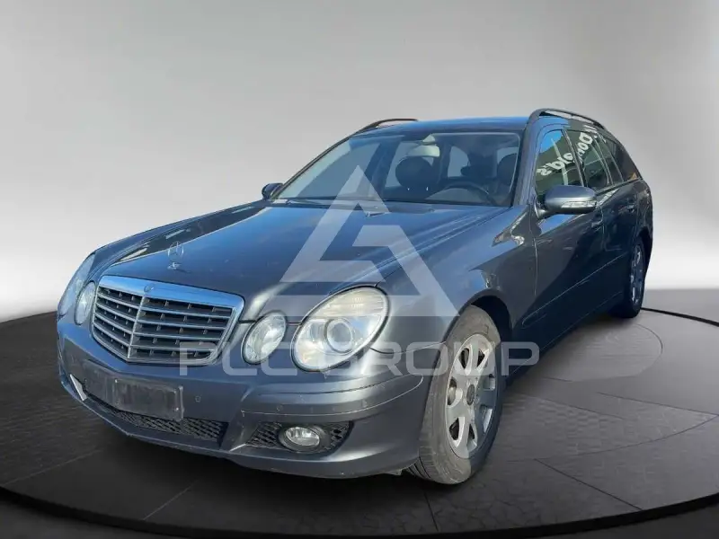 2009 Mercedes Benz E 200