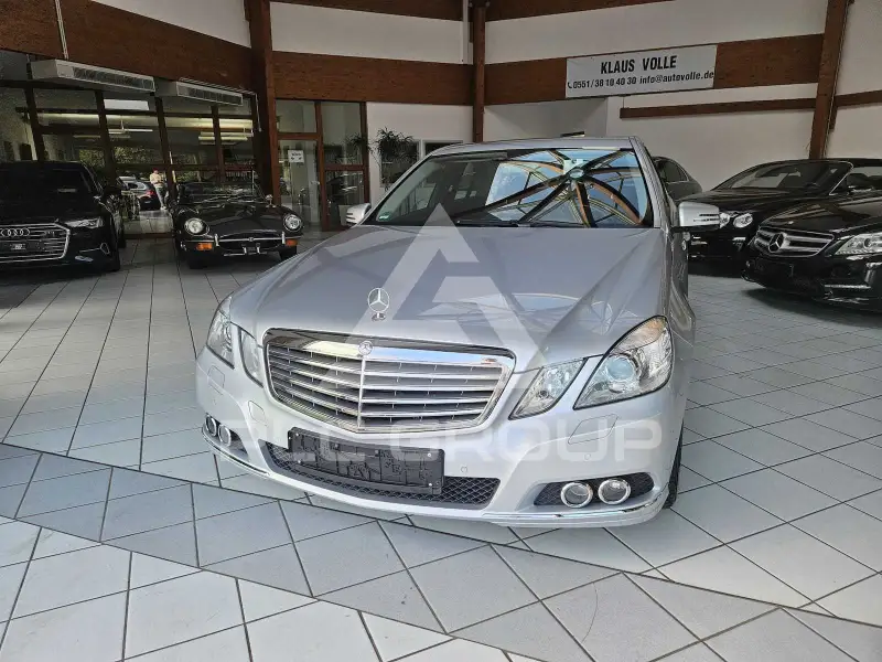 2009 Mercedes Benz E 200