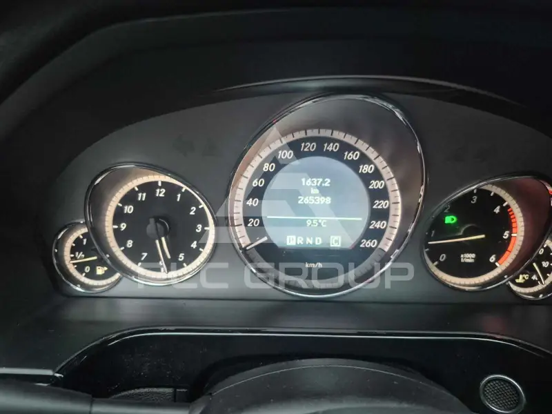 2009 Mercedes Benz E 200