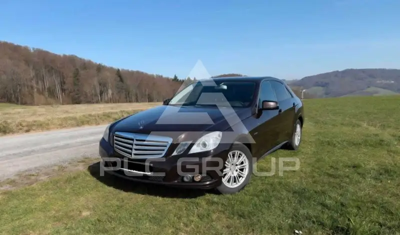 2009 Mercedes Benz E 200