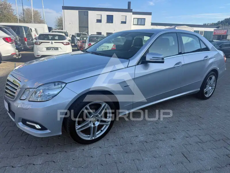 2009 Mercedes Benz E 200