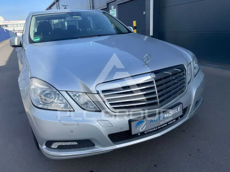 2009 Mercedes Benz E 200