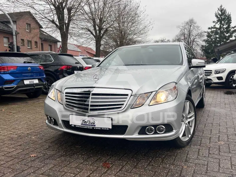2009 Mercedes Benz E 200
