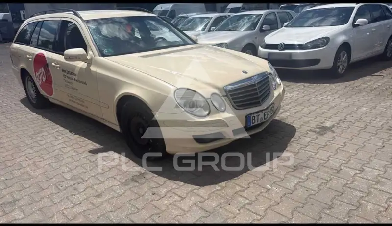 2009 Mercedes Benz E 200