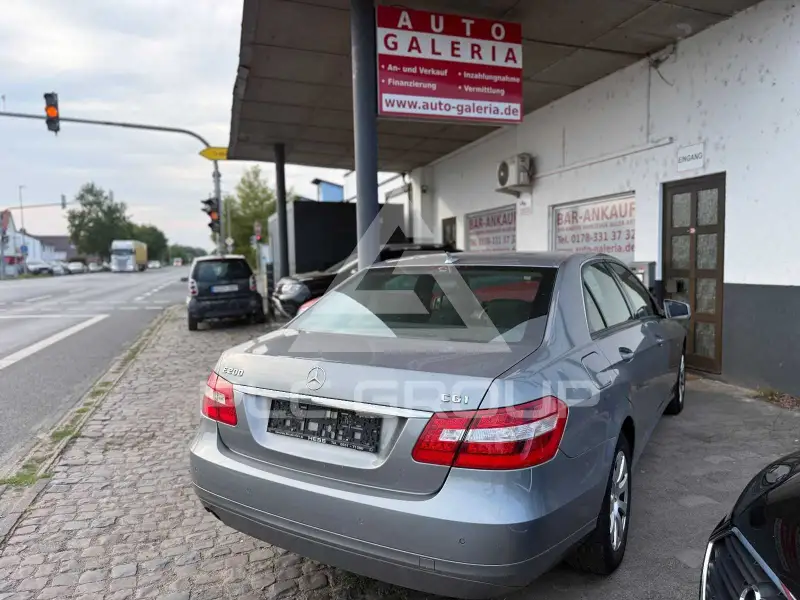 2009 Mercedes Benz E 200