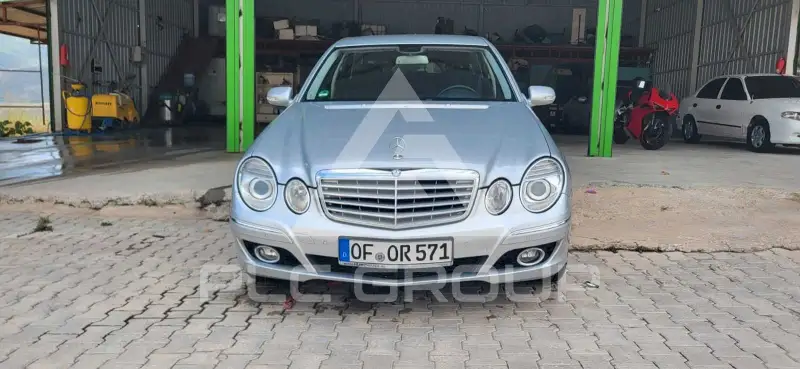 2009 Mercedes Benz E 200