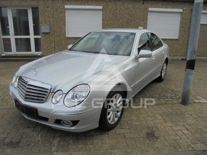 2009 Mercedes Benz E 200