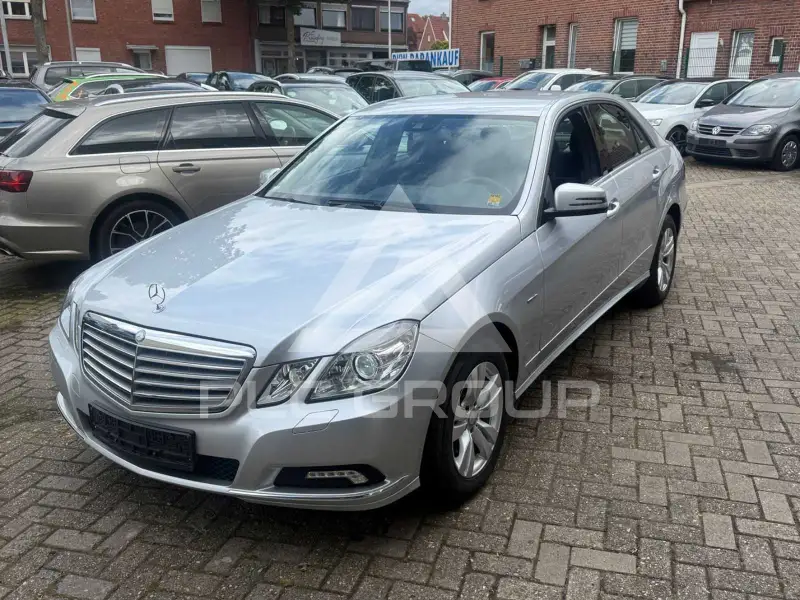 2009 Mercedes Benz E 200