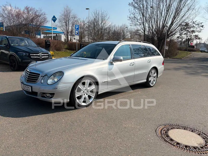 2009 Mercedes Benz E 200