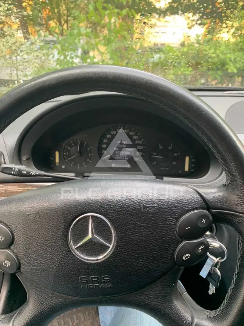 2009 Mercedes Benz E 200
