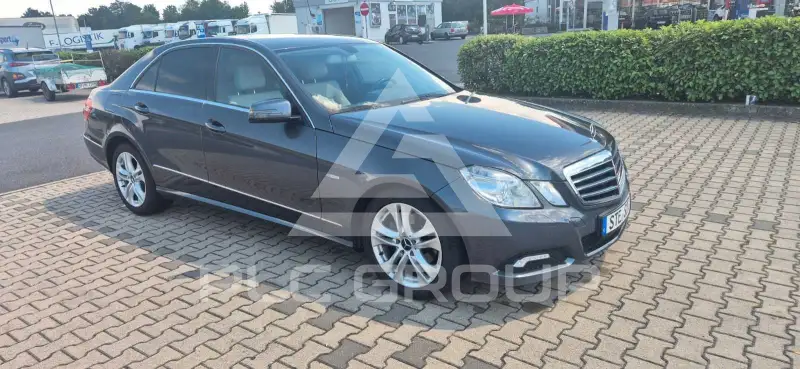 2009 Mercedes Benz E 220