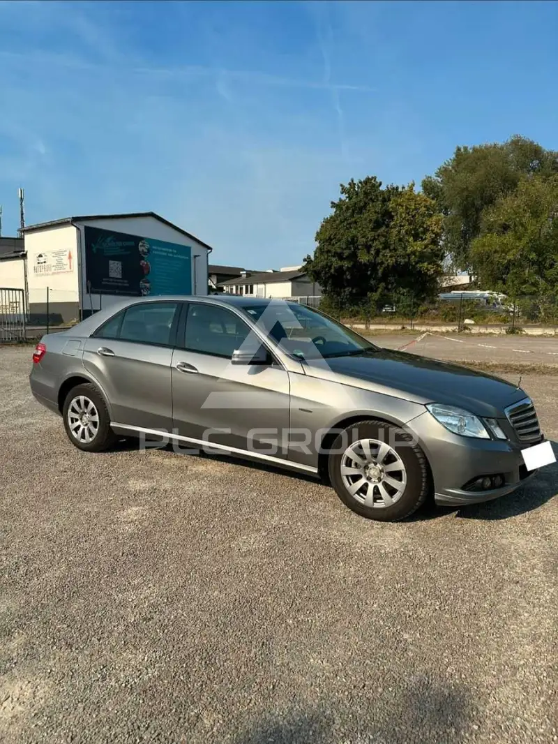 2009 Mercedes Benz E 220