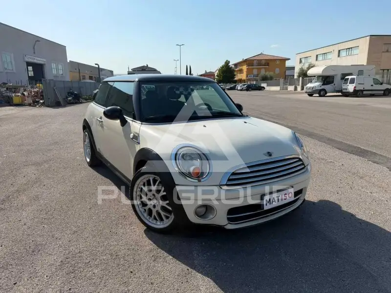 2009 Mini COOPER