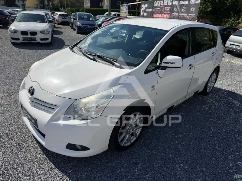 2009 Toyota VERSO