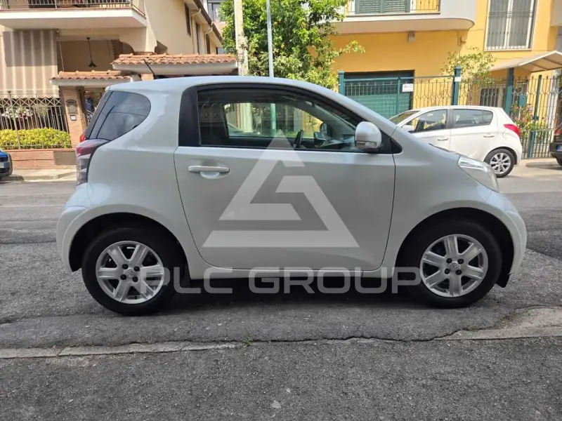 2009 Toyota IQ