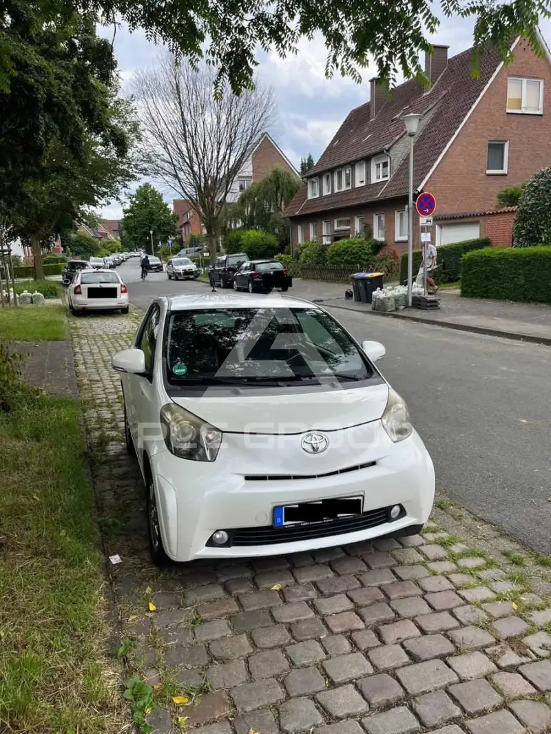 2009 Toyota IQ