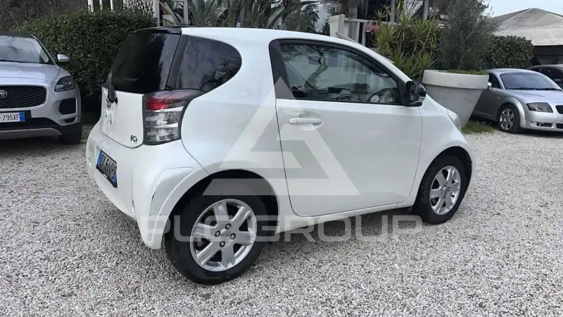 2009 Toyota IQ