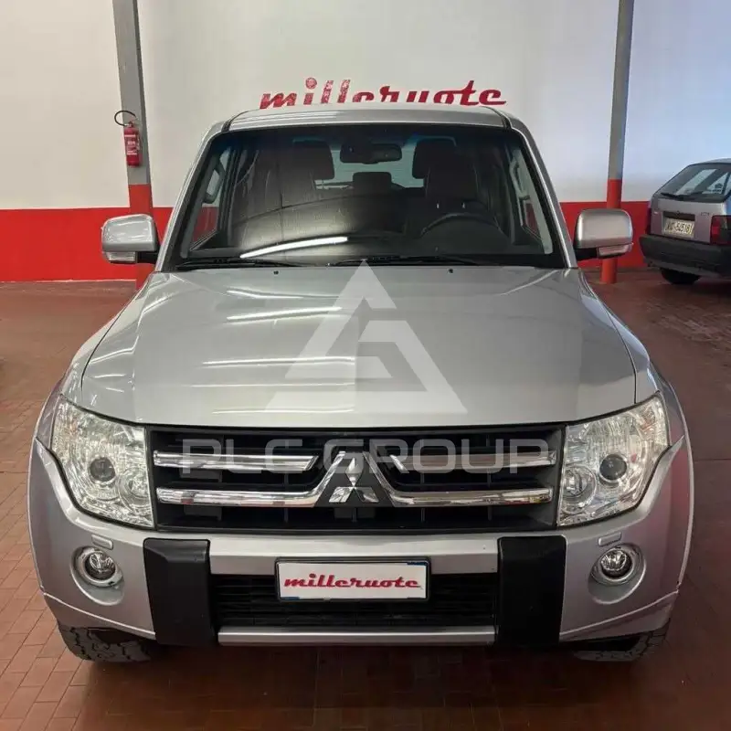 2010 Mitsubishi PAJARO