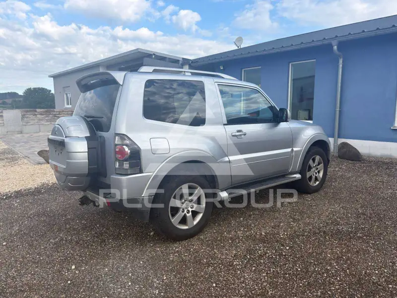2010 Mitsubishi PAJARO