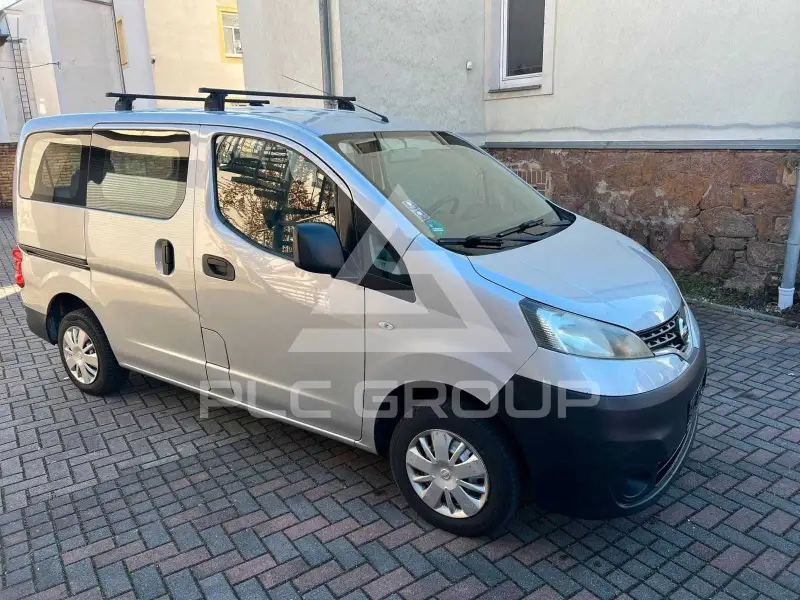 2010 Nissan NV 200