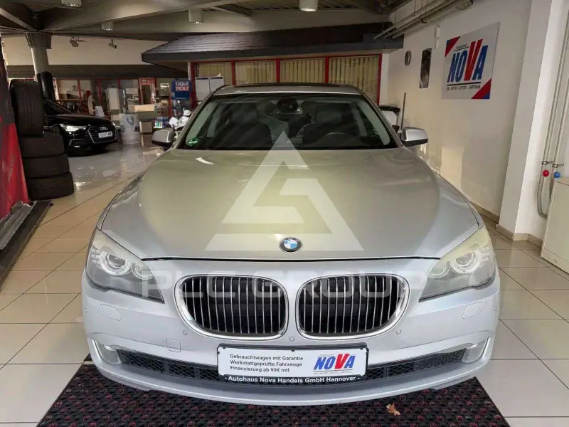 2010 BMW 740