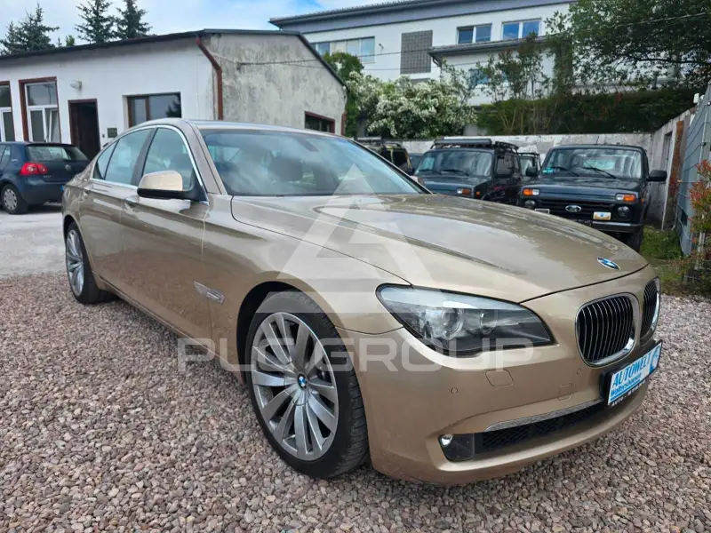 2010 BMW 740