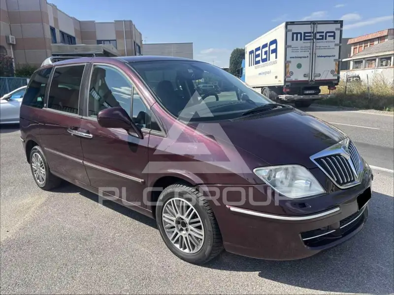 2010 Lancia Phedra