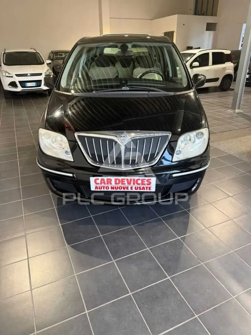 2010 Lancia Phedra