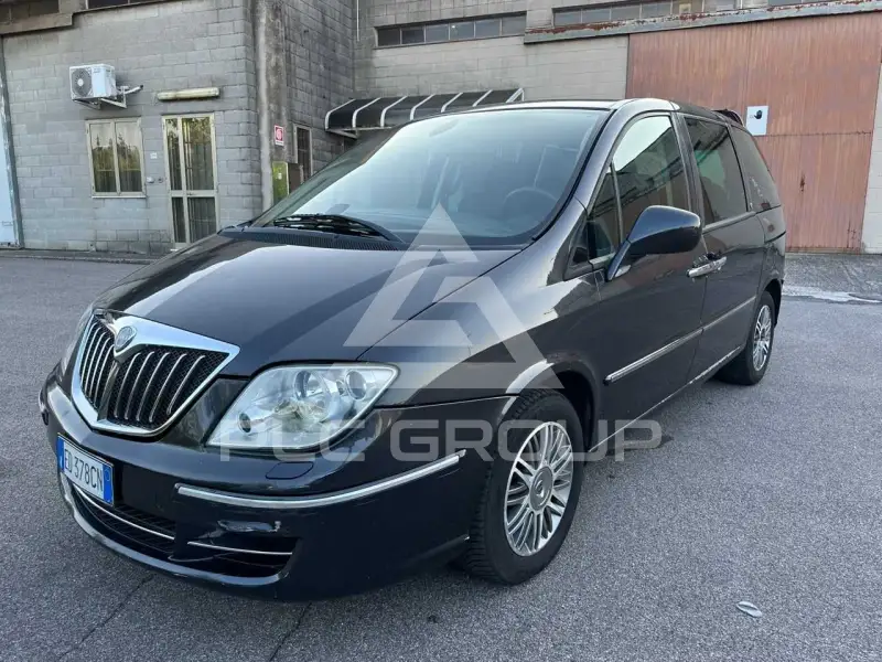 2010 Lancia Phedra