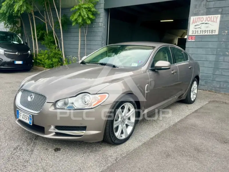 2010 Jaguar XF