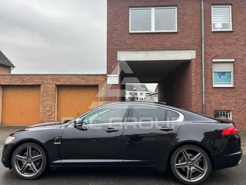 2010 Jaguar XF