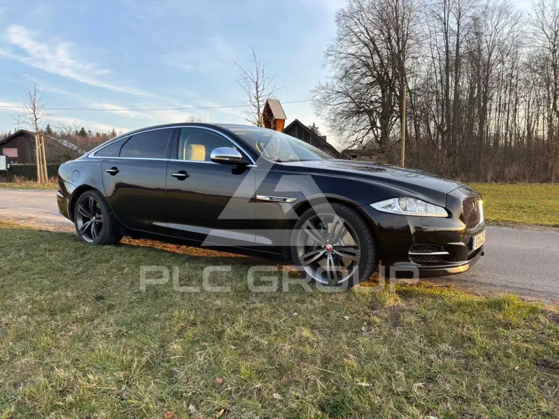 2010 Jaguar XJ