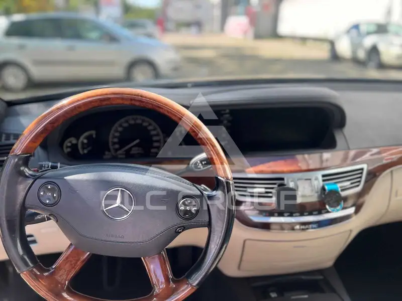 2010 Mercedes Benz S 320