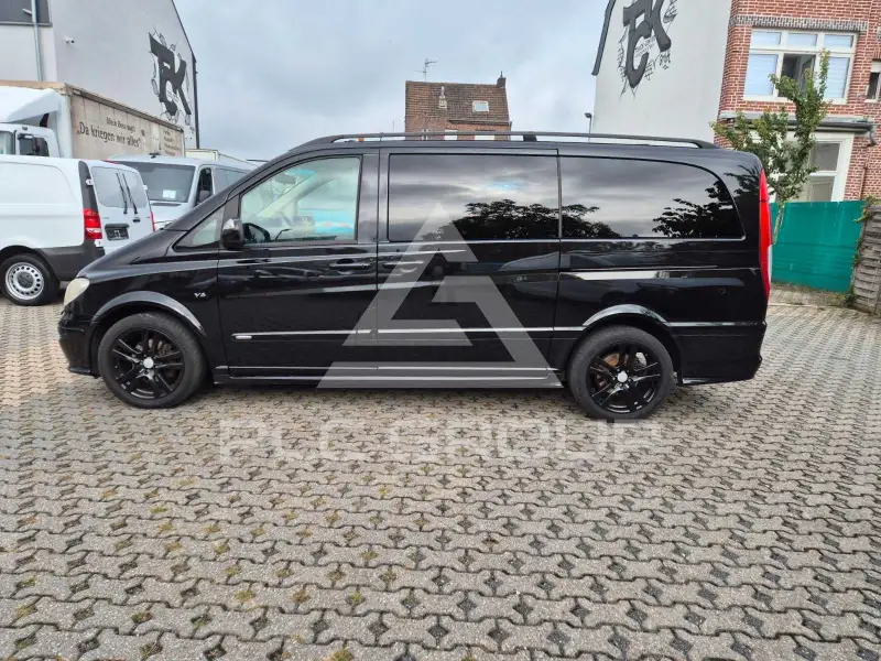 2010 Mercedes Benz Viano