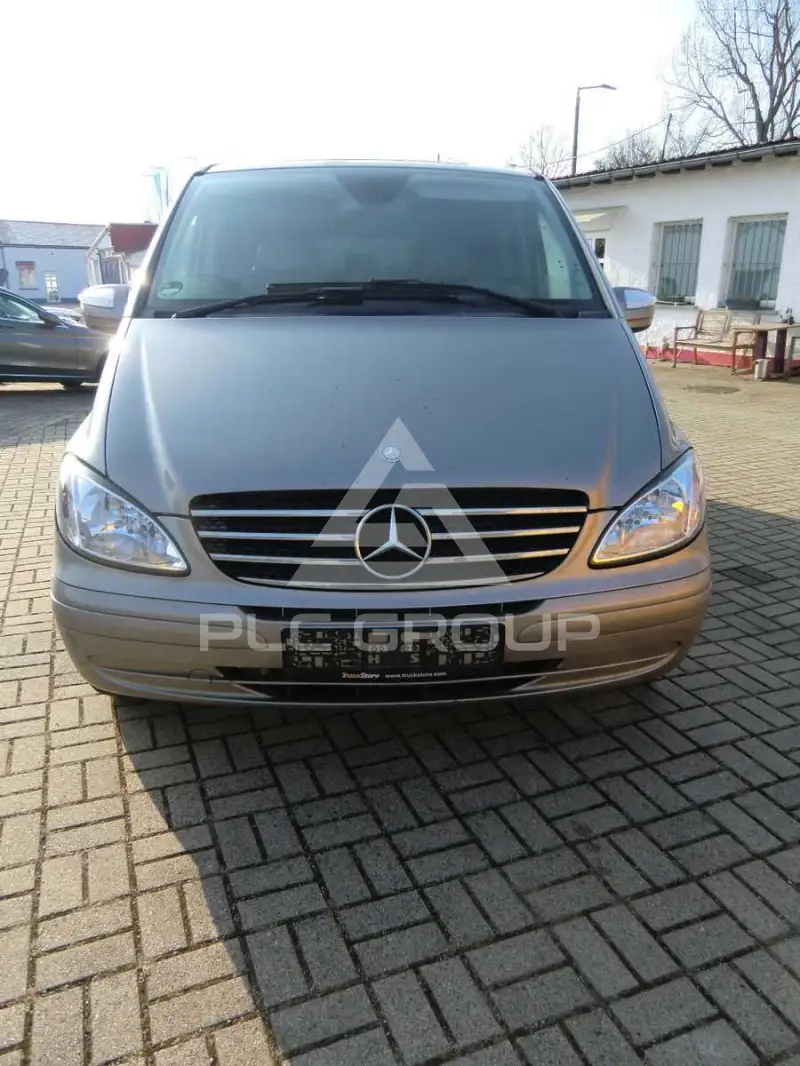 2010 Mercedes Benz Viano