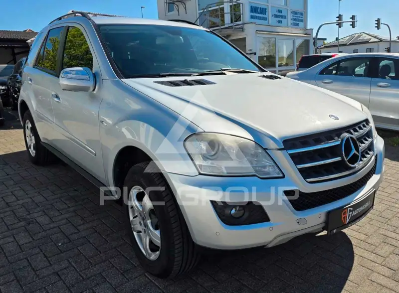 2010 Mercedes Benz ML 300